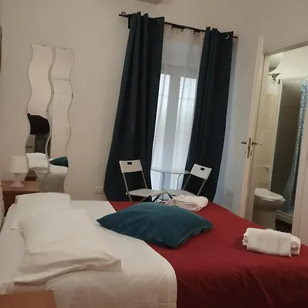 Bilocale Privato Lägenhet